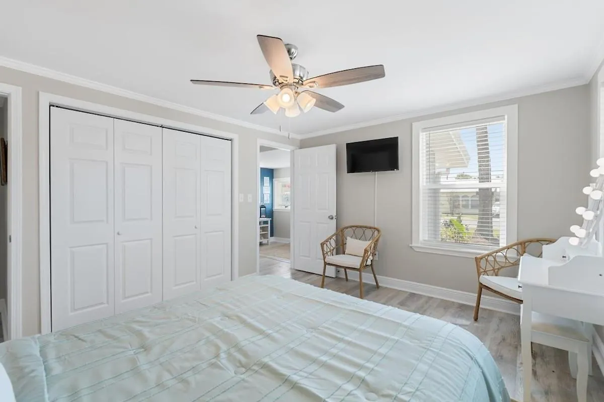 13900 Millcole Ave - Beachy Bungalow - Sleeps 10 Panama City Beach
