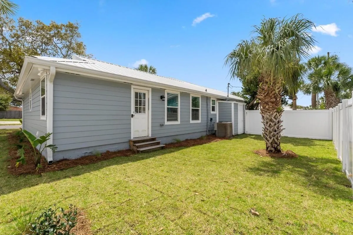 13900 Millcole Ave - Beachy Bungalow - Sleeps 10 Panama City Beach