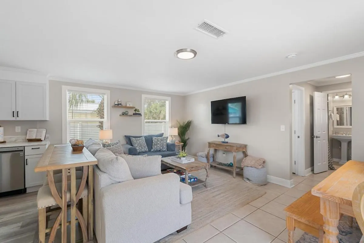 13900 Millcole Ave - Beachy Bungalow - Sleeps 10 Panama City Beach