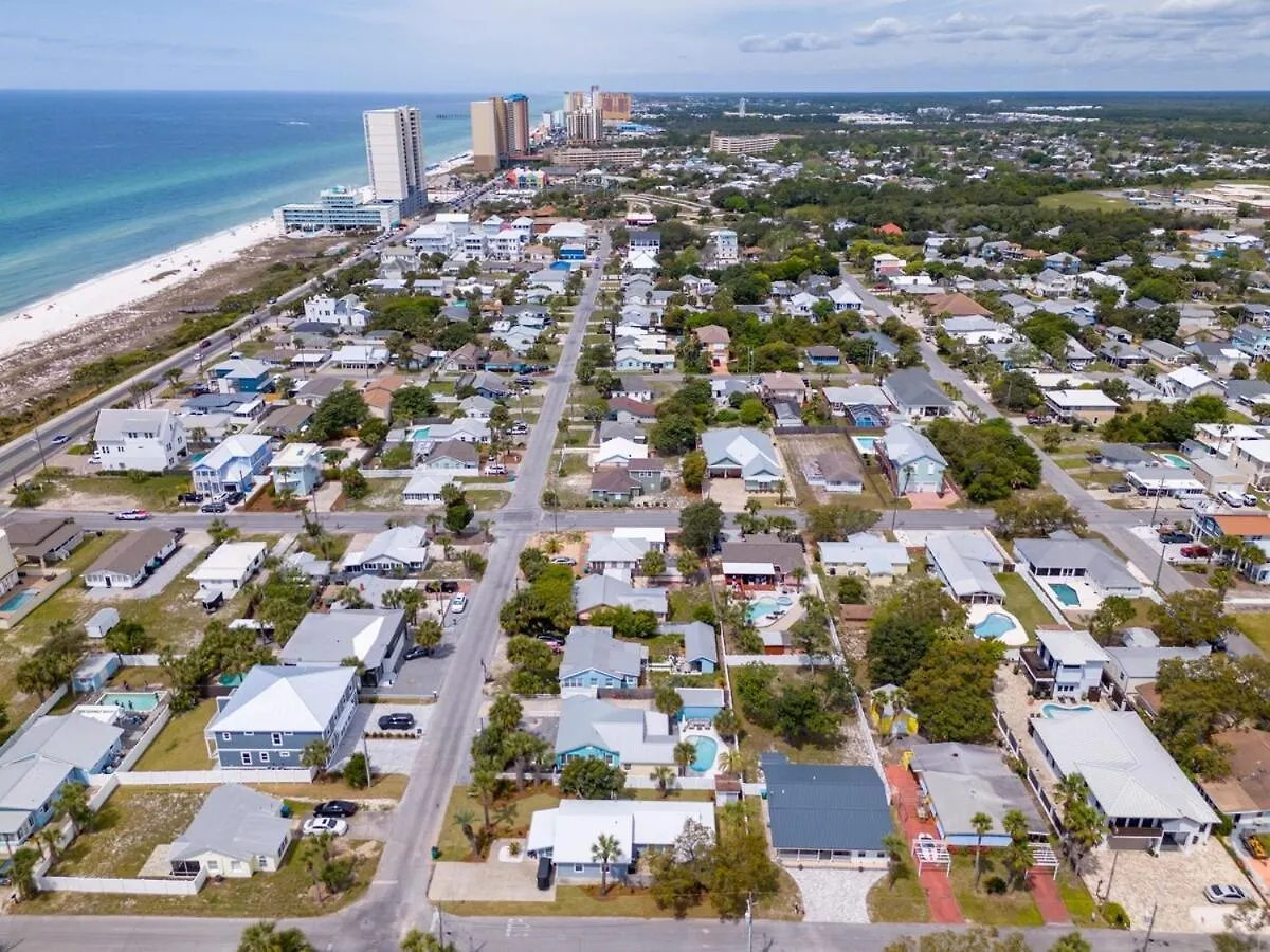 Holiday home 13900 Millcole Ave - Beachy Bungalow - Sleeps 10 Panama City Beach United States