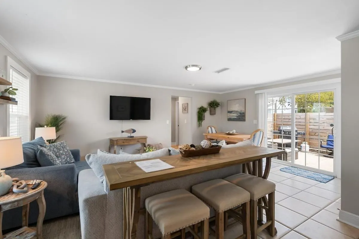 13900 Millcole Ave - Beachy Bungalow - Sleeps 10 Panama City Beach 0*,  United States