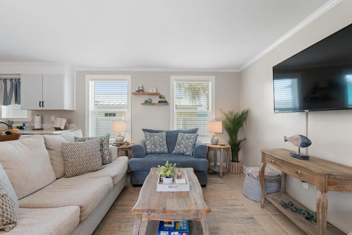 Holiday home 13900 Millcole Ave - Beachy Bungalow - Sleeps 10 Panama City Beach United States