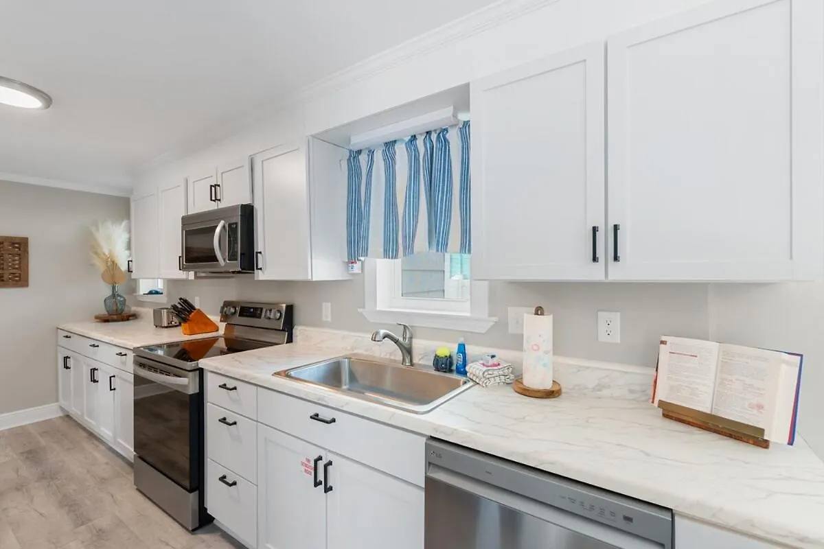 13900 Millcole Ave - Beachy Bungalow - Sleeps 10 Panama City Beach