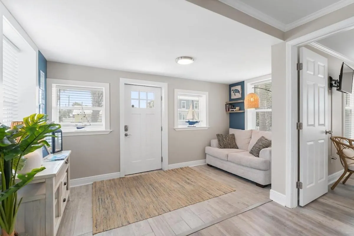 13900 Millcole Ave - Beachy Bungalow - Sleeps 10 Panama City Beach 0*,  United States